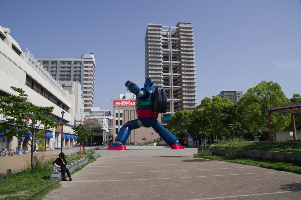 新長田駅近くにある高さ28mの鉄人28号