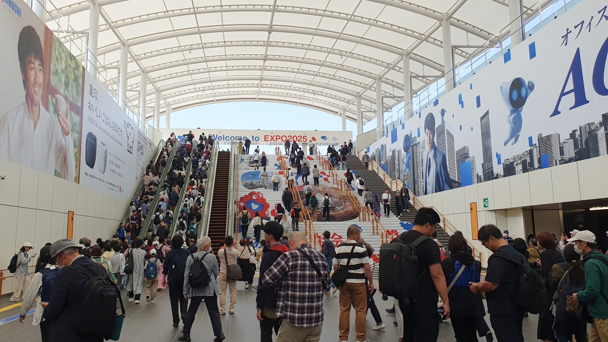 夢洲(ゆめしま)駅に到着