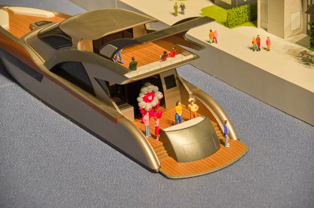 ミャクミャクが模型の中に8個隠れているとか