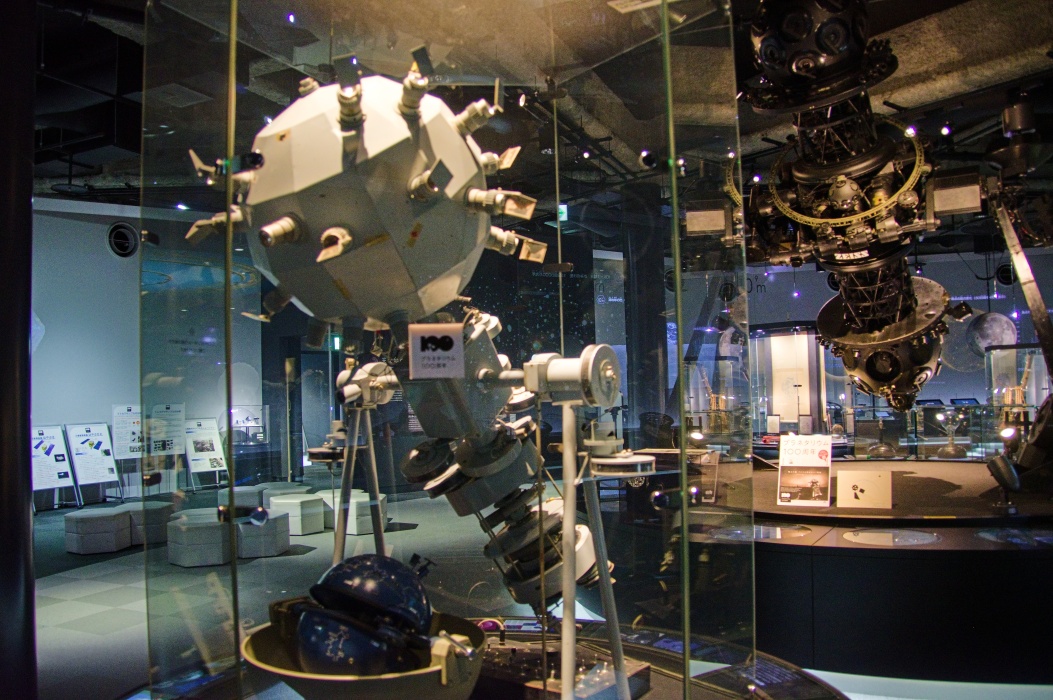 古い投影型のプラネタリウム