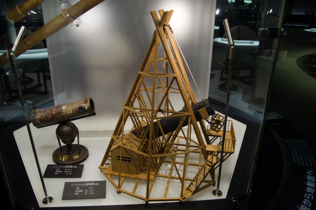 この小さな望遠鏡はガリレオが作ったそうだ。