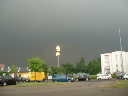 雲が北上する様子